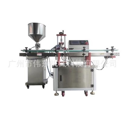 Machine de remplissage de liquide cosmétique en acier inoxydable 10 000 ml 50 bouteilles / min