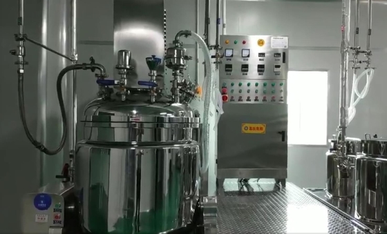 Machine cosmétique 63RPM de mélangeur d'émulsifiant de crème corporelle de vide étanche