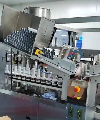 20 à 60 pièces / min Machine de remplissage de tubes en aluminium avec une précision ≤ ± 1% Dimension 1500*1000*1800mm