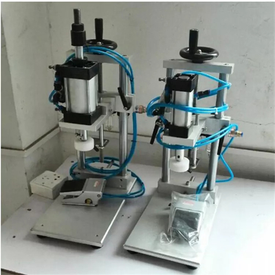 Machine de capsulage multifonctionnelle pour la pratique anticorrosive de bouteilles en verre