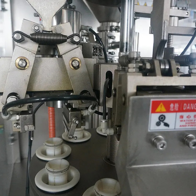 Machine de remplissage et d'étanchéité en plastique de 220 V 50 Hz pour emballage médical alimentaire et de boissons