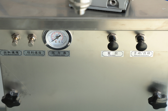 Acier inoxydable semi automatisé de la machine de remplissage de liquide de pâte 304 verticaux