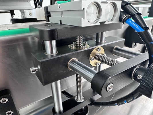 Production efficace de capsulage de transport stable de machine de moteur servo