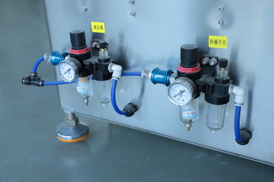 Contrôle liquide cosmétique à grande vitesse de PLC de machine du remplissage 2.2KW