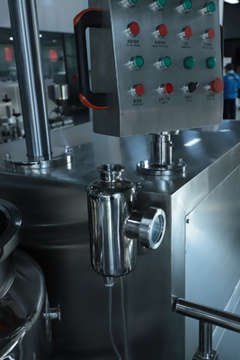 Contrôle PLC Les récipients de mélange SS Capacité 50-5000L Chauffage à l'huile chaude électrique à vapeur