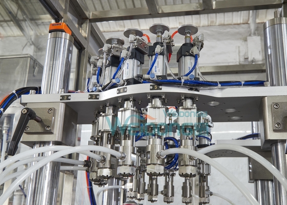 Machine de remplissage de liquide cosmétique à commande numérique AC380V 50HZ 1.1KW
