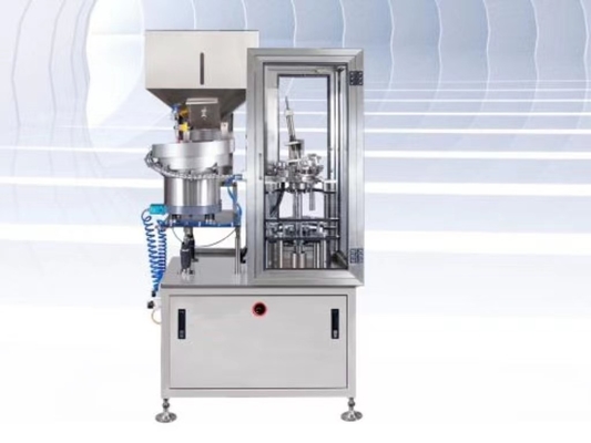 Machine de remplissage automatique en acier inoxydable 20-700 ml personnalisable 40-70 bouteilles / min