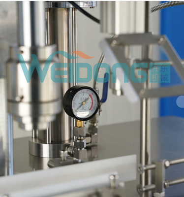 Ligne automatique de remplissage de liquide aérosol 6,5 m3/min.